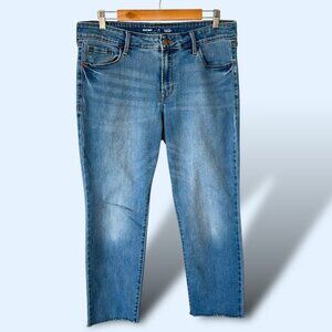 Old Navy Mid-Rise Power Slim Straight Size 14 Short Medium Wash‎ Raw Hem